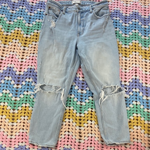 Abercrombie & Fitch Denim - Abercrombie Fitch tapered High Rise Distressed Light Blue Women Jeans curve Love